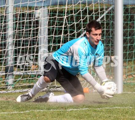 Fussball Kaerntner Liga. Bleiburg gegen Spittal/Drau. Huber Daniel (Spittal). Bleiburg, am 31.3.2012.
Foto: Kuess
---
pressefotos, pressefotografie, kuess, qs, qspictures, sport, bild, bilder, bilddatenbank