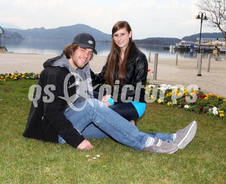 EBEL. Eishockey Bundesliga. KAC. Thomas Hundertpfund mit Freundin Melanie. Klagenfurt, 24.3.2012.
Foto: Kuess
---
pressefotos, pressefotografie, kuess, qs, qspictures, sport, bild, bilder, bilddatenbank