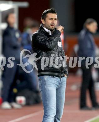 Fussball. Erste Liga.  WAC/St. Andrae gegen SKN St. Poelten. Trainer Nenad Bjelica (WAC). Wolfsberg, 2.4.2012. 
Foto: Kuess

---
pressefotos, pressefotografie, kuess, qs, qspictures, sport, bild, bilder, bilddatenbank