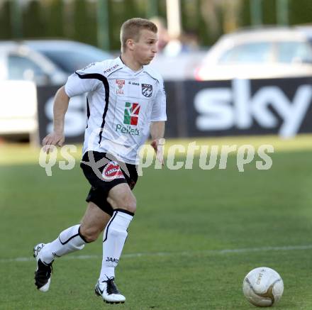 Fussball. Erste Liga.  WAC/St. Andrae gegen SKN St. Poelten. Manuel Kerhe (WAC). Wolfsberg, 2.4.2012. 
Foto: Kuess

---
pressefotos, pressefotografie, kuess, qs, qspictures, sport, bild, bilder, bilddatenbank