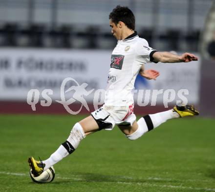 Fussball. Regionalliga.  VSV gegen St. Florian. Denis Curic (VSV). Villach, 5.4.2012. 
Foto: Kuess

---
pressefotos, pressefotografie, kuess, qs, qspictures, sport, bild, bilder, bilddatenbank