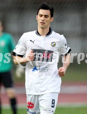 Fussball. Regionalliga.  VSV gegen St. Florian. Denis Curic (VSV). Villach, 5.4.2012. 
Foto: Kuess

---
pressefotos, pressefotografie, kuess, qs, qspictures, sport, bild, bilder, bilddatenbank