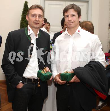 EBEL. Eishockey Bundesliga. Meisterschaftsabschlussfeier KAC.Christian Weber, Kirk Furey. Klagenfurt, am 4.4.2012.
Foto: Kuess
---
pressefotos, pressefotografie, kuess, qs, qspictures, sport, bild, bilder, bilddatenbank