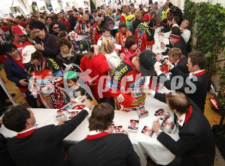 EBEL. Eishockey Bundesliga. Meisterschaftsabschlussfeier KAC. Klagenfurt, am 4.4.2012.
Foto: Kuess
---
pressefotos, pressefotografie, kuess, qs, qspictures, sport, bild, bilder, bilddatenbank