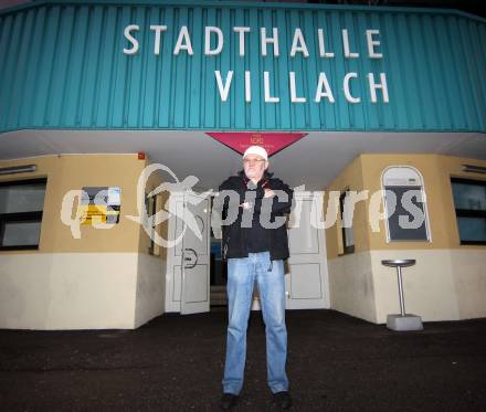 Eishockey Laenderspiel. Oesterreich gege Weissrussland. Ordner vor der Stadthalle Villach. Villach, 6.4.2012.
Foto: kuess
---
pressefotos, pressefotografie, kuess, qs, qspictures, sport, bild, bilder, bilddatenbank