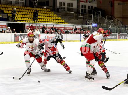 Eishockey Laenderspiel. Oesterreich gegen Weissrussland. Michael Schiechl,  (Oesterreich), Nikolai Stasenko (Weissrussland). Klagenfurt, am 6.4.2012.
Foto: Kuess

---
pressefotos, pressefotografie, kuess, qs, qspictures, sport, bild, bilder, bilddatenbank
