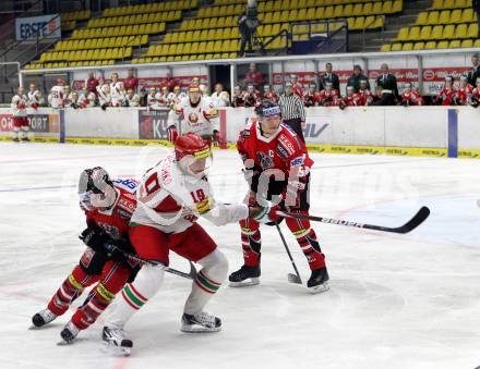 Eishockey Laenderspiel. Oesterreich gegen Weissrussland. Manuel Latusa,  (Oesterreich), Dmitry Meleshko (Weissrussland). Klagenfurt, am 6.4.2012.
Foto: Kuess

---
pressefotos, pressefotografie, kuess, qs, qspictures, sport, bild, bilder, bilddatenbank