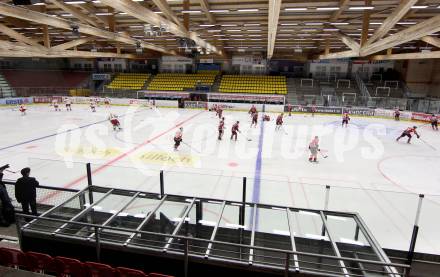 Eishockey Laenderspiel. Oesterreich gege Weissrussland. Leere Eishalle. Villach, 6.4.2012.
Foto: kuess
---
pressefotos, pressefotografie, kuess, qs, qspictures, sport, bild, bilder, bilddatenbank
