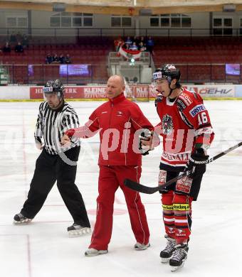 Eishockey Laenderspiel. Oesterreich gegen Weissrussland. Schiedrichter, Physiotherapeut, Patrick Harand (Oesterreich). Klagenfurt, am 6.4.2012.
Foto: Kuess

---
pressefotos, pressefotografie, kuess, qs, qspictures, sport, bild, bilder, bilddatenbank