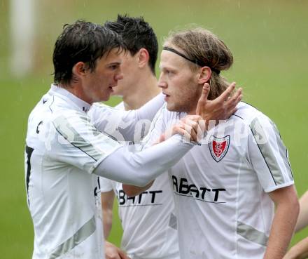 Fussball Kaerntner Liga. ATUS Ferlach gegen RZ Pellets WAC/St. Andrae. Torjubel Salih Alic, Alen Nikola Rajkovic,  (Ferlach). Ferlach, 7.4.2012.
Foto: Kuess
---
pressefotos, pressefotografie, kuess, qs, qspictures, sport, bild, bilder, bilddatenbank