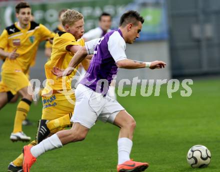 Fussball Regionalliga. SK Austria Klagenfurt gegen FC Gratkorn. Gotal Sandro (Klagenfurt), Maritschnegg Kevin (Gratkorn).  Klagenfurt, 13.4.2012
Foto: Kuess

---
pressefotos, pressefotografie, kuess, qs, qspictures, sport, bild, bilder, bilddatenbank
