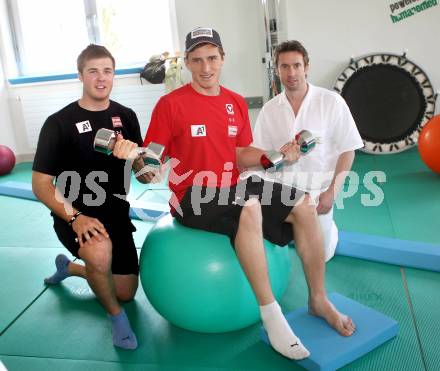 Schi Alpin.  Christian Walder, Matthias Mayer, Mario Kabon. REHA im Altis. Klagenfurt, am 12.4.2012.
Foto: Kuess
---
pressefotos, pressefotografie, kuess, qs, qspictures, sport, bild, bilder, bilddatenbank