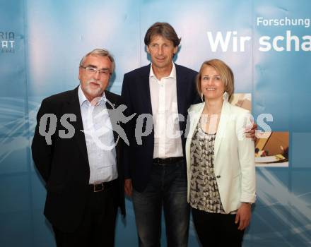 Universitaetssportinstitut. 10-Jahres Feier. Rektor Heinrich C. Mayr, Franz Preiml, Verena Bentele. Klagenfurt, am 13.4.2012.
Foto: Kuess
---
pressefotos, pressefotografie, kuess, qs, qspictures, sport, bild, bilder, bilddatenbank