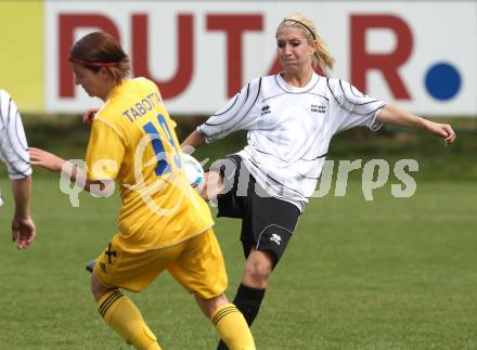 Fussball. OEFB Frauenliga. FC St. Veit Kaernten Frauen gegen ASV Simacek Spratzern. Nicole Descovich (St. Veit), Julia Tabotta (Spratzern). Glanegg, am 15.4.2012.
Foto: Kuess
---
pressefotos, pressefotografie, kuess, qs, qspictures, sport, bild, bilder, bilddatenbank