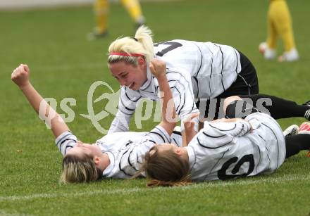 Fussball. OEFB Frauenliga. FC St. Veit Kaernten Frauen gegen ASV Simacek Spratzern. Jubel Tatjana Sabitzer, Stefanie Huber, Andrea Partl (St. Veit). Glanegg, am 15.4.2012.
Foto: Kuess
---
pressefotos, pressefotografie, kuess, qs, qspictures, sport, bild, bilder, bilddatenbank