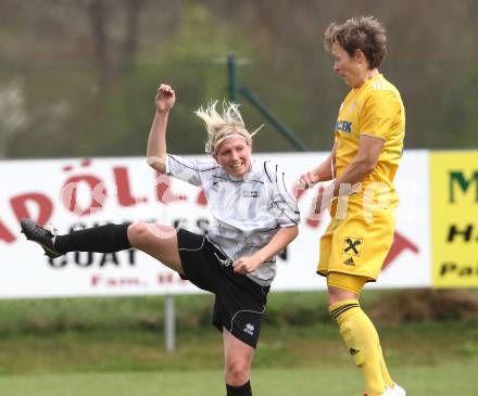 Fussball. OEFB Frauenliga. FC St. Veit Kaernten Frauen gegen ASV Simacek Spratzern. Nicole Descovich  (St. Veit), Monika Matysova (Spratzern). Glanegg, am 15.4.2012.
Foto: Kuess
---
pressefotos, pressefotografie, kuess, qs, qspictures, sport, bild, bilder, bilddatenbank