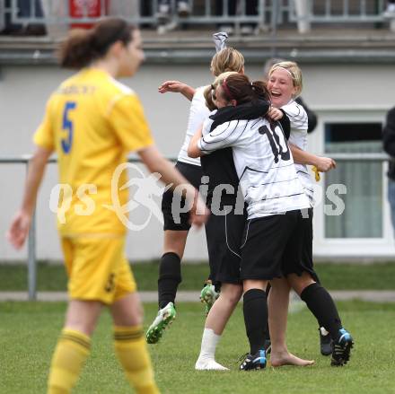 Fussball. OEFB Frauenliga. FC St. Veit Kaernten Frauen gegen ASV Simacek Spratzern. Jubel  (St. Veit). Glanegg, am 15.4.2012.
Foto: Kuess
---
pressefotos, pressefotografie, kuess, qs, qspictures, sport, bild, bilder, bilddatenbank