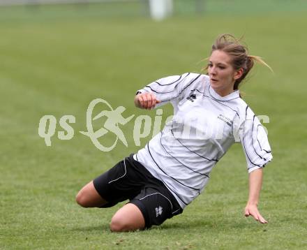 Fussball. OEFB Frauenliga. FC St. Veit Kaernten Frauen gegen ASV Simacek Spratzern. Andrea Partl (St. Veit). Glanegg, am 15.4.2012.
Foto: Kuess
---
pressefotos, pressefotografie, kuess, qs, qspictures, sport, bild, bilder, bilddatenbank