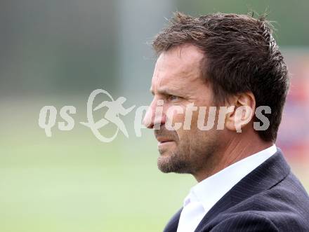 Fussball. OEFB Frauenliga. FC St. Veit Kaernten Frauen gegen ASV Simacek Spratzern. Trainer Diethardt Sauerbier (St. Veit). Glanegg, am 15.4.2012.
Foto: Kuess
---
pressefotos, pressefotografie, kuess, qs, qspictures, sport, bild, bilder, bilddatenbank