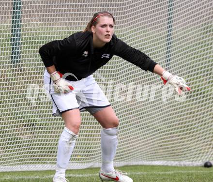 Fussball. OEFB Frauenliga. FC St. Veit Kaernten Frauen gegen ASV Simacek Spratzern. Anna Kristler (St. Veit). Glanegg, am 15.4.2012.
Foto: Kuess
---
pressefotos, pressefotografie, kuess, qs, qspictures, sport, bild, bilder, bilddatenbank