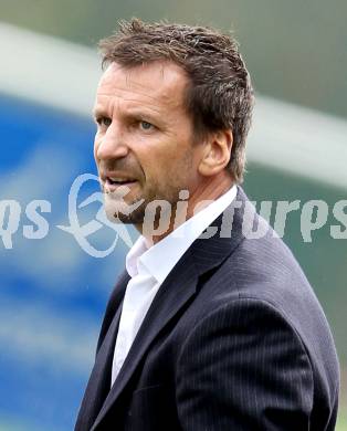 Fussball. OEFB Frauenliga. FC St. Veit Kaernten Frauen gegen ASV Simacek Spratzern. Trainer Diethardt Sauerbier (St. Veit). Glanegg, am 15.4.2012.
Foto: Kuess
---
pressefotos, pressefotografie, kuess, qs, qspictures, sport, bild, bilder, bilddatenbank