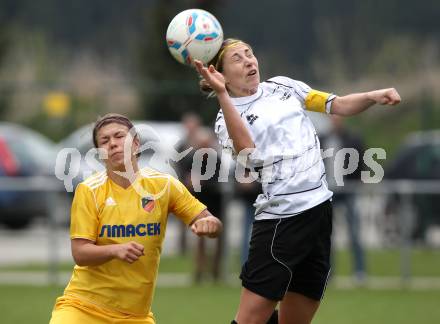 Fussball. OEFB Frauenliga. FC St. Veit Kaernten Frauen gegen ASV Simacek Spratzern. Nicole Gatternig, (St. Veit), Nadine Prohaska (Spratzern). Glanegg, am 15.4.2012.
Foto: Kuess
---
pressefotos, pressefotografie, kuess, qs, qspictures, sport, bild, bilder, bilddatenbank