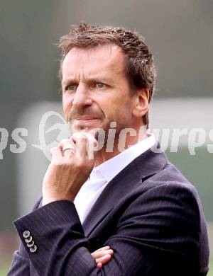 Fussball. OEFB Frauenliga. FC St. Veit Kaernten Frauen gegen ASV Simacek Spratzern. Trainer Diethardt Sauerbier (St. Veit). Glanegg, am 15.4.2012.
Foto: Kuess
---
pressefotos, pressefotografie, kuess, qs, qspictures, sport, bild, bilder, bilddatenbank