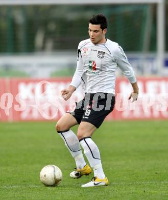 Fussball. Erste Liga.  WAC/St. Andrae gegen FC Lustenau. Roland Putsche (WAC). Wolfsberg, 17.4.2012. 
Foto: Kuess

---
pressefotos, pressefotografie, kuess, qs, qspictures, sport, bild, bilder, bilddatenbank