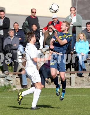 Fussball Kaerntner Liga. ATUS Ferlach gegen St. Veit/Glan. Thomas Ogris,  (Ferlach), Raphael Groinig (St. Veit). Ferlach, 21.4.2012.
Fotos: kuess
---
pressefotos, pressefotografie, kuess, qs, qspictures, sport, bild, bilder, bilddatenbank