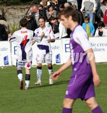 Fussball Regionalliga. SAK gegen SK Austria Klagenfurt. Torjubel Koenig Helmut, Riedl Thomas (SAK).  Klagenfurt, 21.4.2012
Foto: Kuess

---
pressefotos, pressefotografie, kuess, qs, qspictures, sport, bild, bilder, bilddatenbank