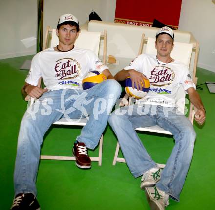 Beachvolleyball. Pressekonferenz. Alexander Xandi Huber, Robin Seidl. Klagenfurt, am 13.4.2012.
Foto: Kuess
---
pressefotos, pressefotografie, kuess, qs, qspictures, sport, bild, bilder, bilddatenbank