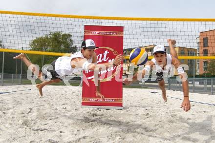 Beachvolleyball. Pressekonferenz. Alexander Xandi Huber, Robin Seidl. Klagenfurt, am 13.4.2012.
Foto: Kuess
---
pressefotos, pressefotografie, kuess, qs, qspictures, sport, bild, bilder, bilddatenbank