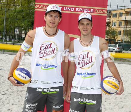 Beachvolleyball. Pressekonferenz. Alexander Xandi Huber, Robin Seidl. Klagenfurt, am 13.4.2012.
Foto: Kuess
---
pressefotos, pressefotografie, kuess, qs, qspictures, sport, bild, bilder, bilddatenbank