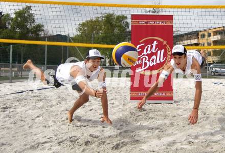 Beachvolleyball. Pressekonferenz. Alexander Xandi Huber, Robin Seidl. Klagenfurt, am 13.4.2012.
Foto: Kuess
---
pressefotos, pressefotografie, kuess, qs, qspictures, sport, bild, bilder, bilddatenbank