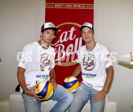 Beachvolleyball. Pressekonferenz. Alexander Xandi Huber, Robin Seidl. Klagenfurt, am 13.4.2012.
Foto: Kuess
---
pressefotos, pressefotografie, kuess, qs, qspictures, sport, bild, bilder, bilddatenbank