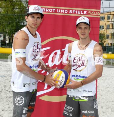 Beachvolleyball. Pressekonferenz. Alexander Xandi Huber, Robin Seidl. Klagenfurt, am 13.4.2012.
Foto: Kuess
---
pressefotos, pressefotografie, kuess, qs, qspictures, sport, bild, bilder, bilddatenbank