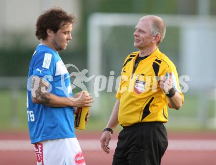 Fussball Regionalliga. VSV gegen Vorwaerts Steyr. Michael Kirisits, Schiedsrichter Christian Stockreiter (VSV). Villach, 28.4.2012.
Foto: Kuess
---
pressefotos, pressefotografie, kuess, qs, qspictures, sport, bild, bilder, bilddatenbank