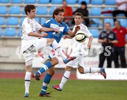 Fussball Regionalliga. VSV gegen Vorwaerts Steyr. Michael Kirisits, (VSV), Denis Rosca (Steyr). Villach, 28.4.2012.
Foto: Kuess
---
pressefotos, pressefotografie, kuess, qs, qspictures, sport, bild, bilder, bilddatenbank