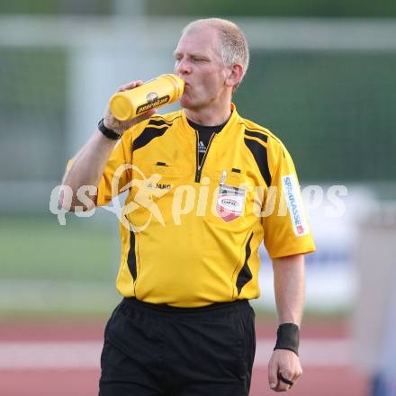 Fussball Regionalliga. VSV gegen Vorwaerts Steyr. Schiedsrichter Christian Stockreiter. Villach, 28.4.2012.
Foto: Kuess
---
pressefotos, pressefotografie, kuess, qs, qspictures, sport, bild, bilder, bilddatenbank