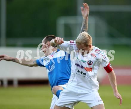 Fussball Regionalliga. VSV gegen Vorwaerts Steyr. Rok Pavlicic,  (VSV), Manuel Schoenberger (Steyr). Villach, 28.4.2012.
Foto: Kuess
---
pressefotos, pressefotografie, kuess, qs, qspictures, sport, bild, bilder, bilddatenbank