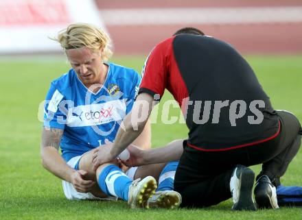 Fussball Regionalliga. VSV gegen Vorwaerts Steyr. Verletzt Johannes Isopp (VSV). Villach, 28.4.2012.
Foto: Kuess
---
pressefotos, pressefotografie, kuess, qs, qspictures, sport, bild, bilder, bilddatenbank