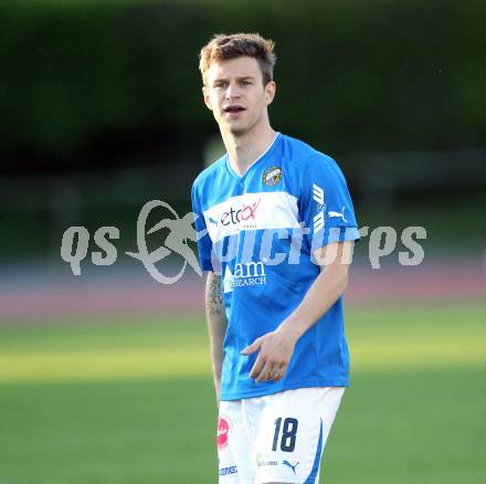 Fussball Regionalliga. VSV gegen Vorwaerts Steyr. Daniel Pirker (VSV). Villach, 28.4.2012.
Foto: Kuess
---
pressefotos, pressefotografie, kuess, qs, qspictures, sport, bild, bilder, bilddatenbank