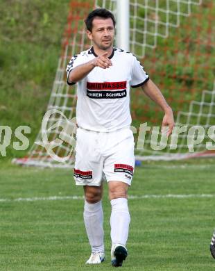 Fussball Kaerntner Liga. Feldkirchen gegen WAC/St. Andrae. Torjubel Auron Miloti (Feldkirchen). Feldkirchen, 1.5.2012.
Foto: Kuess
---
pressefotos, pressefotografie, kuess, qs, qspictures, sport, bild, bilder, bilddatenbank