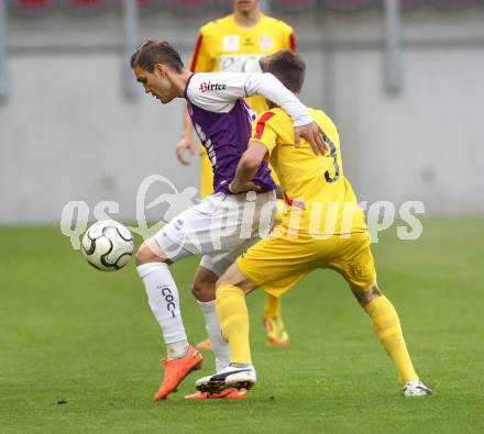 Fussball Regionalliga. SK Austria Klagenfurt gegen Kapfenberger SV Amateure. Toni Krijan, (Austria Klagenfurt),  David Otter (Kapfenberger SV).  Klagenfurt, 4.5.2012
Foto: Kuess

---
pressefotos, pressefotografie, kuess, qs, qspictures, sport, bild, bilder, bilddatenbank