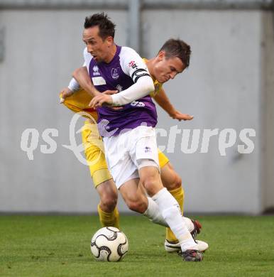 Fussball Regionalliga. SK Austria Klagenfurt gegen Kapfenberger SV Amateure. Matthias Dollinger, (Austria Klagenfurt), David Otter (Kapfenberger SV).  Klagenfurt, 4.5.2012
Foto: Kuess

---
pressefotos, pressefotografie, kuess, qs, qspictures, sport, bild, bilder, bilddatenbank