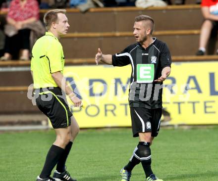 Fussball Regionalliga. SAK gegen Sturm Graz Amateure. Schiedsrichter Hans-Juergen Buchner, Sandro Foda (Sturm Graz). Klagenfurt, 4.5.2012.
Foto: Kuess
---
pressefotos, pressefotografie, kuess, qs, qspictures, sport, bild, bilder, bilddatenbank