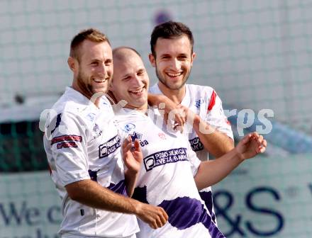 Fussball Regionalliga. SAK gegen Sturm Graz Amateure. Torjubel Florian Oberrisser, Christian Dlopst, Murat Veliu (SAK). Klagenfurt, 4.5.2012.
Foto: Kuess
---
pressefotos, pressefotografie, kuess, qs, qspictures, sport, bild, bilder, bilddatenbank