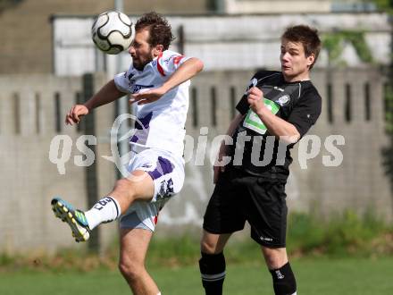 Fussball Regionalliga. SAK gegen Sturm Graz Amateure. Marjan Kropiunik, (SAK), Christian Kluge (Sturm Graz). Klagenfurt, 4.5.2012.
Foto: Kuess
---
pressefotos, pressefotografie, kuess, qs, qspictures, sport, bild, bilder, bilddatenbank