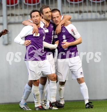 Fussball Regionalliga. SK Austria Klagenfurt gegen Kapfenberger SV Amateure. Torjubel Patrick Radinger, Matthias Dollinger, Marco Reich (Austria Klagenfurt).  Klagenfurt, 4.5.2012
Foto: Kuess

---
pressefotos, pressefotografie, kuess, qs, qspictures, sport, bild, bilder, bilddatenbank