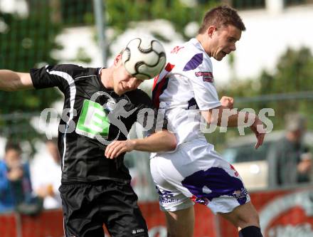 Fussball Regionalliga. SAK gegen Sturm Graz Amateure. Patrick Lausegger,  (SAK), Daniel Schmoelzer (Sturm Graz). Klagenfurt, 4.5.2012.
Foto: Kuess
---
pressefotos, pressefotografie, kuess, qs, qspictures, sport, bild, bilder, bilddatenbank